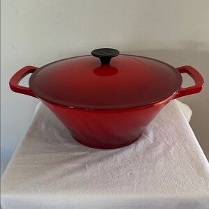 Le Creuset Signature Round Cassoulet 28 in Red